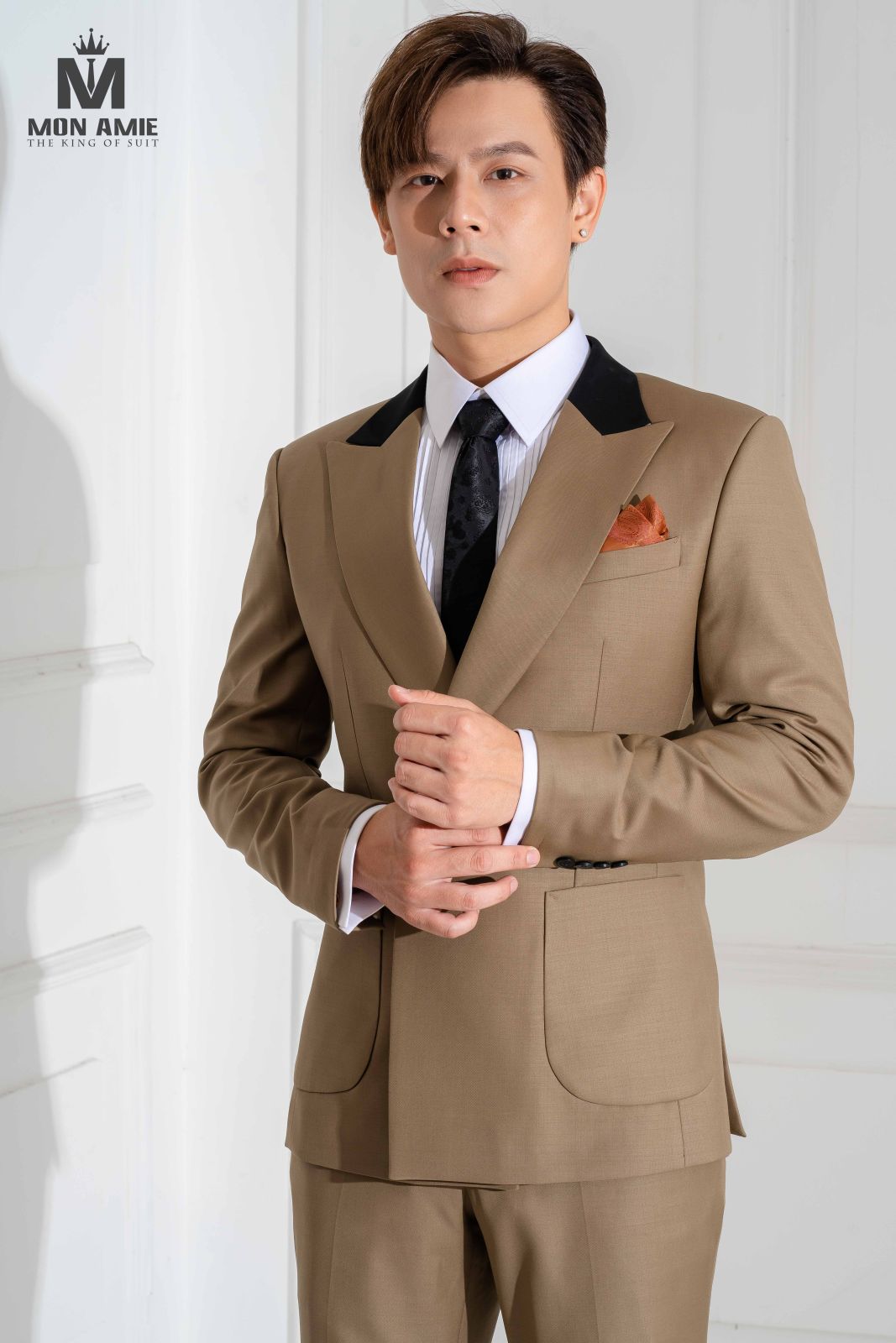 Double Breasted Beige Suit With Patched Pockets 04 (2)